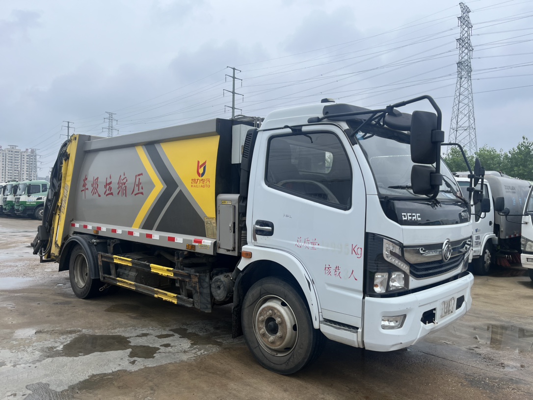 1??車型：國(guó)六9方壓縮垃圾車 2??年份：2021年6月 3??發(fā)動(dòng)機(jī)：朝柴170馬力，國(guó)六 4??底盤配置：東風(fēng)凱普特底盤，3800軸距，六檔變速箱，245